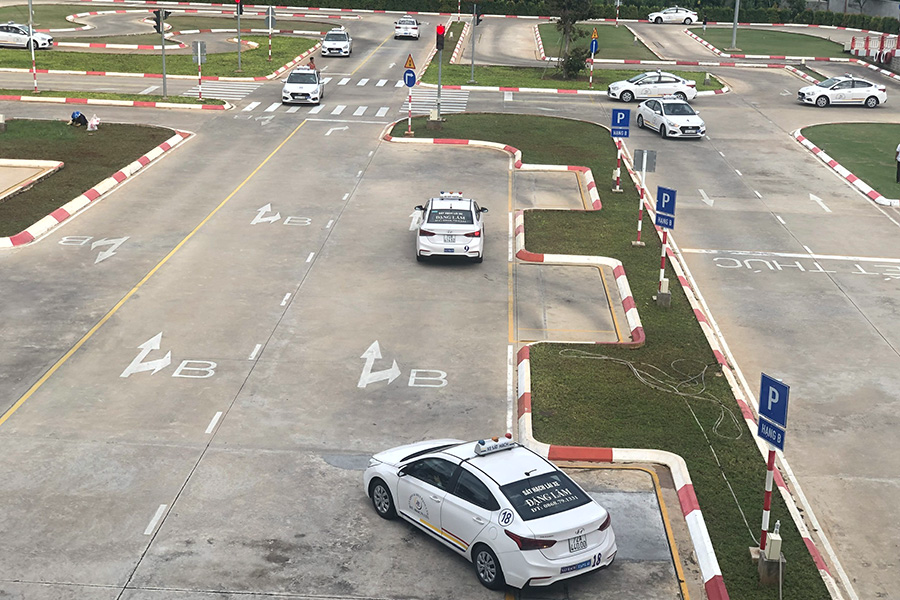 Đối Tượng Nên Thi Bằng Lái Xe B1 Và Lợi Ích Khi Sở Hữu